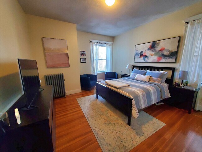 Building Photo - 1694 Beacon Street Apt #3, Brookline, MA 0...