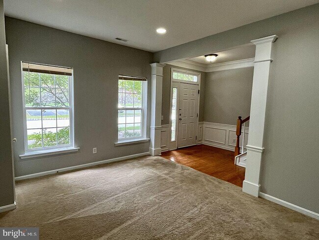 Foto del edificio - 1930 Cavalier Ln