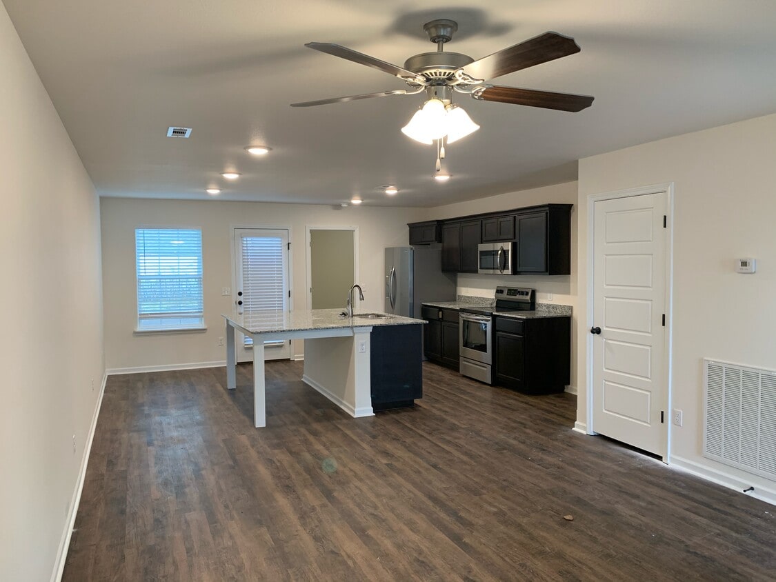 612 S Arch St, Carterville, MO 64835 House for Rent in Carterville