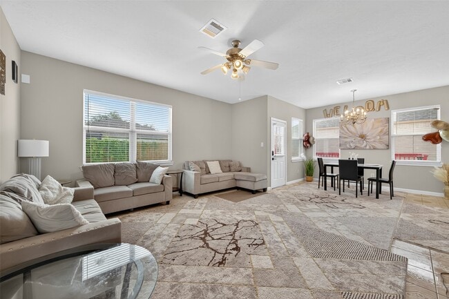 Foto del edificio - 12731 Heather Landing Ln