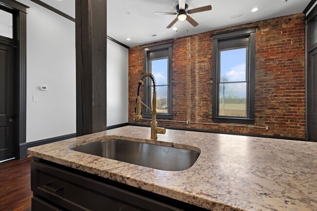 Building Photo - Luxury Living in a Fully Renovated Historic Building