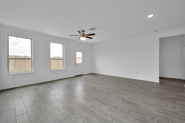 Foto del edificio - 9699 Caney Trails Rd