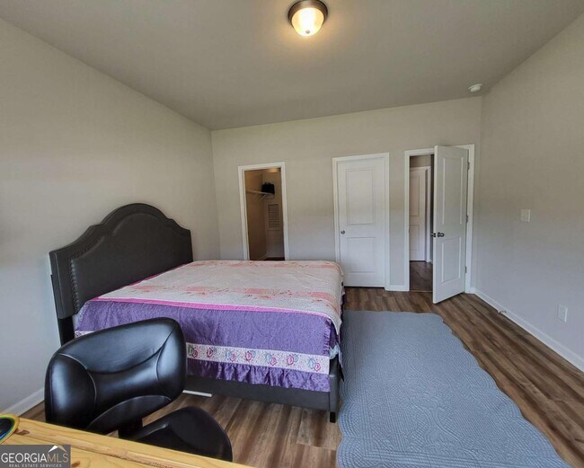 Foto del edificio - 5414 Town Square Way