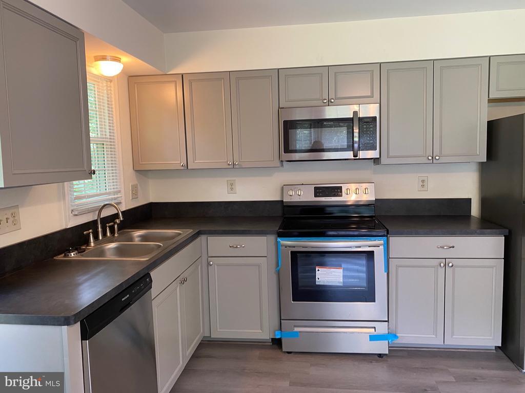 Foto principal - 8532 Abell Way