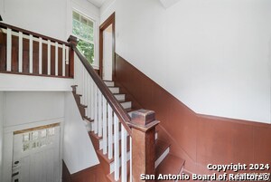 Foto del edificio - 422 W Mistletoe Ave