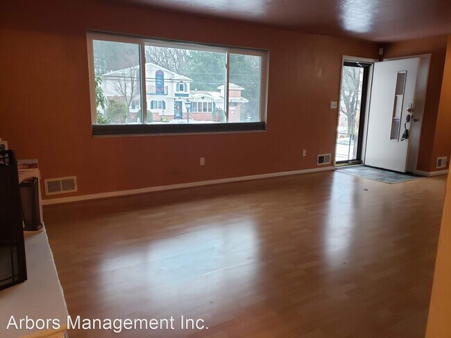 Building Photo - 3 br, 1.5 bath House - 343 Goldsmith Rd