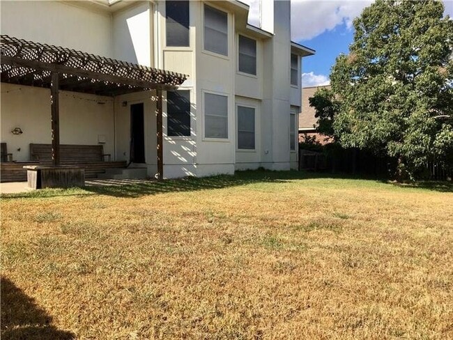 Foto del edificio - 3705 Eagles Nest St