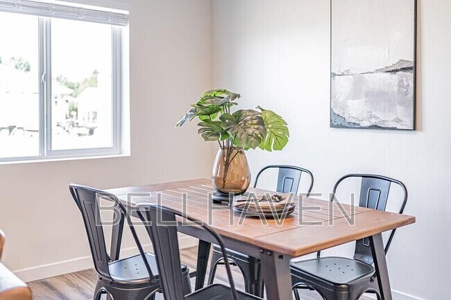 Foto del edificio - 868 Golden Bear Ln