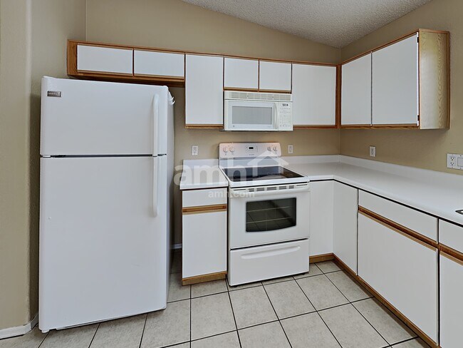 Foto del edificio - 9050 E Glenmont Dr