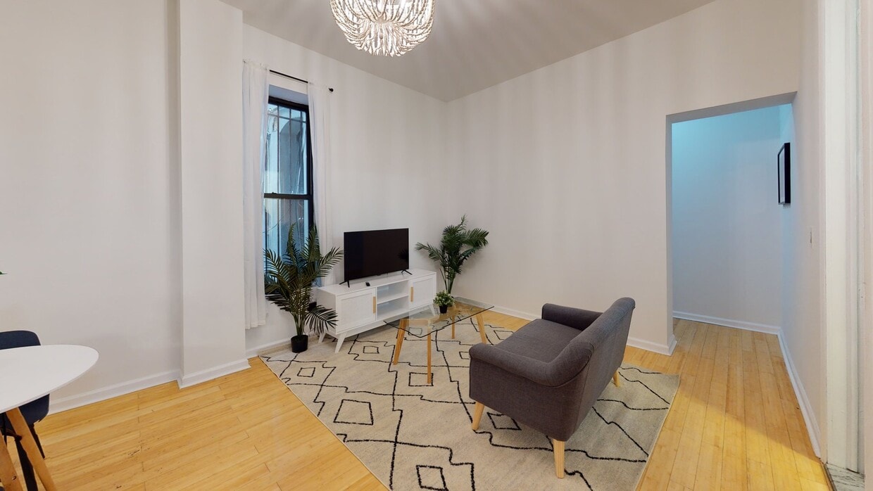Photo - Private bedroom in 2 bed/1 bath Home