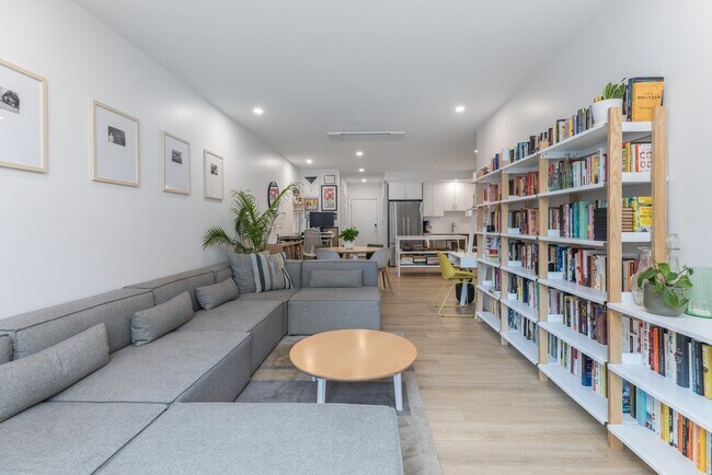 Foto del edificio - 1950 Washington St