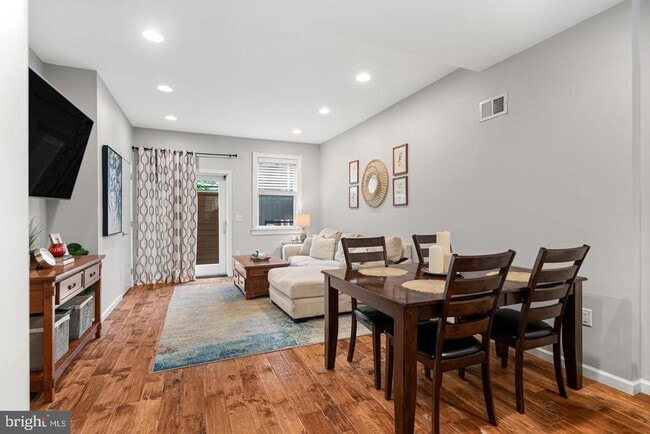 Building Photo - 1254 S Peach St