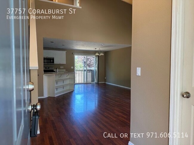 Building Photo - 37757 Coralburst St