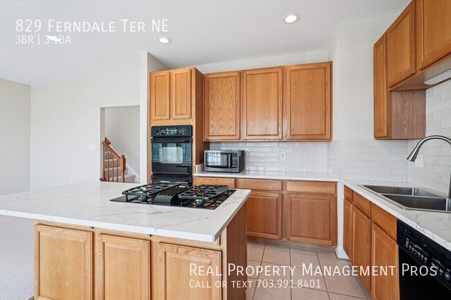 Foto del edificio - 829 Ferndale Terrace NE