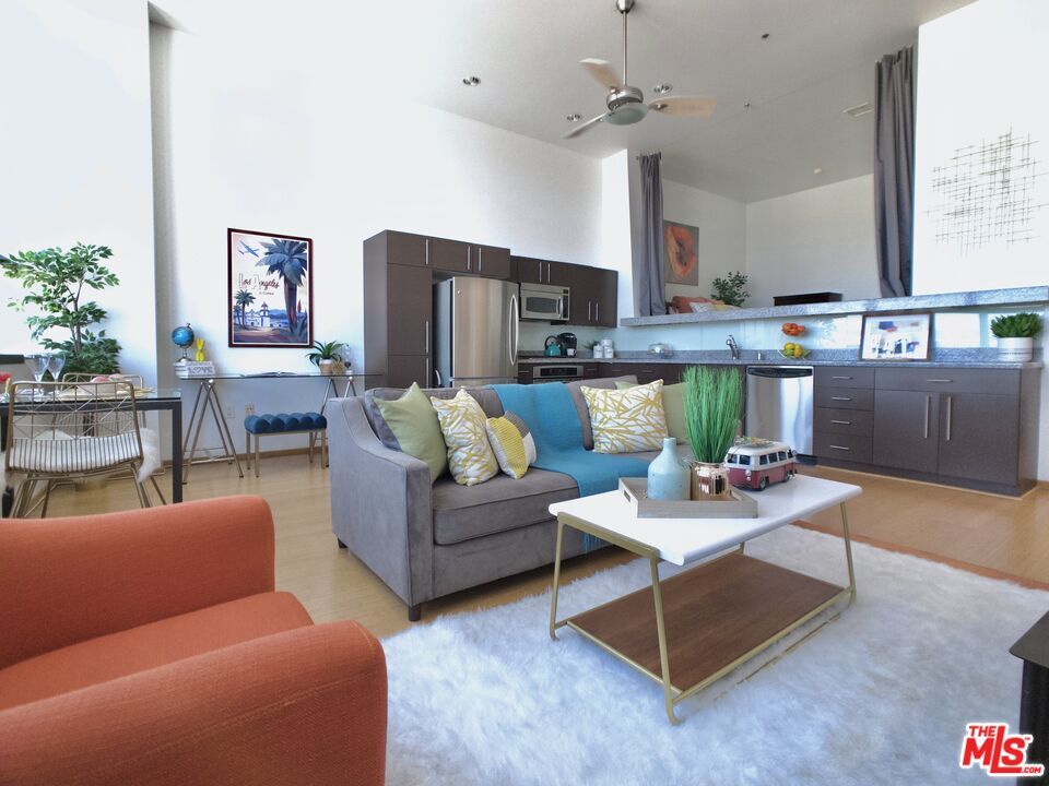 Foto principal - 1100 Wilshire Blvd