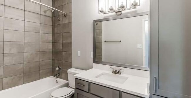 Building Photo - 3 bedroom in The Woodlands TX 77380