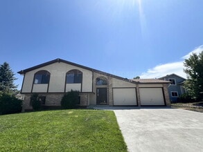 Building Photo - 5945 Breeze Ct