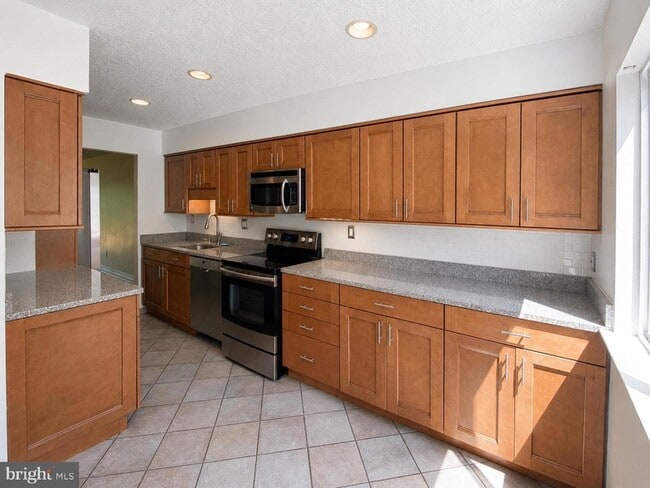 Building Photo - 326 Brigade Ct