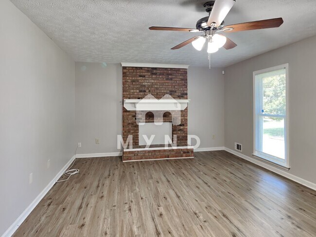 Building Photo - 1304 Autumn Hill Ln