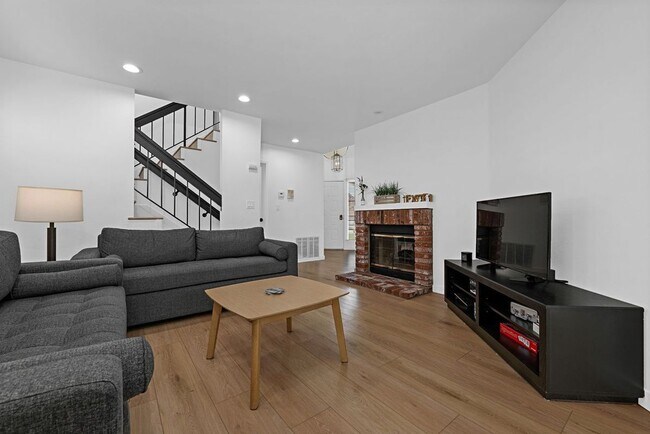 Foto del edificio - 4139 Lost Springs Dr