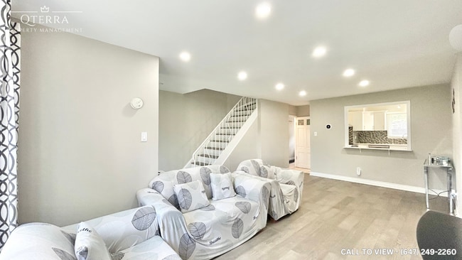 Building Photo - 82A Corby Cres