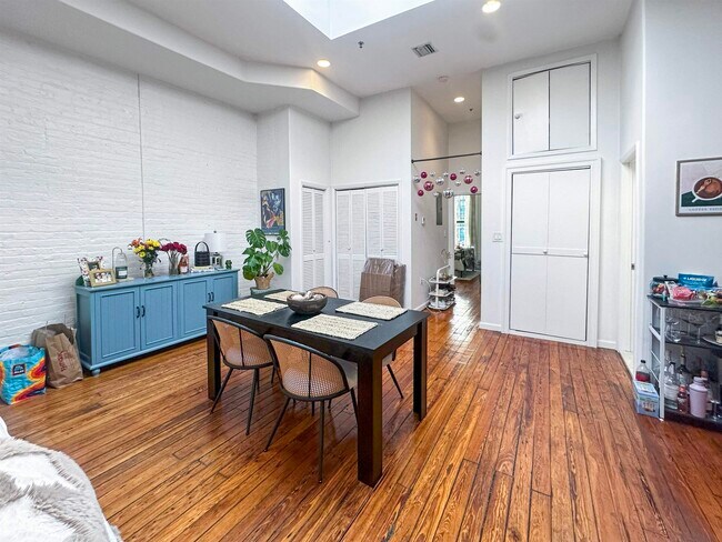 Foto del edificio - 1426 Willow Ave