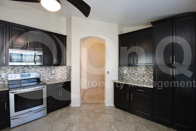 Building Photo - 7113 N 28th Dr