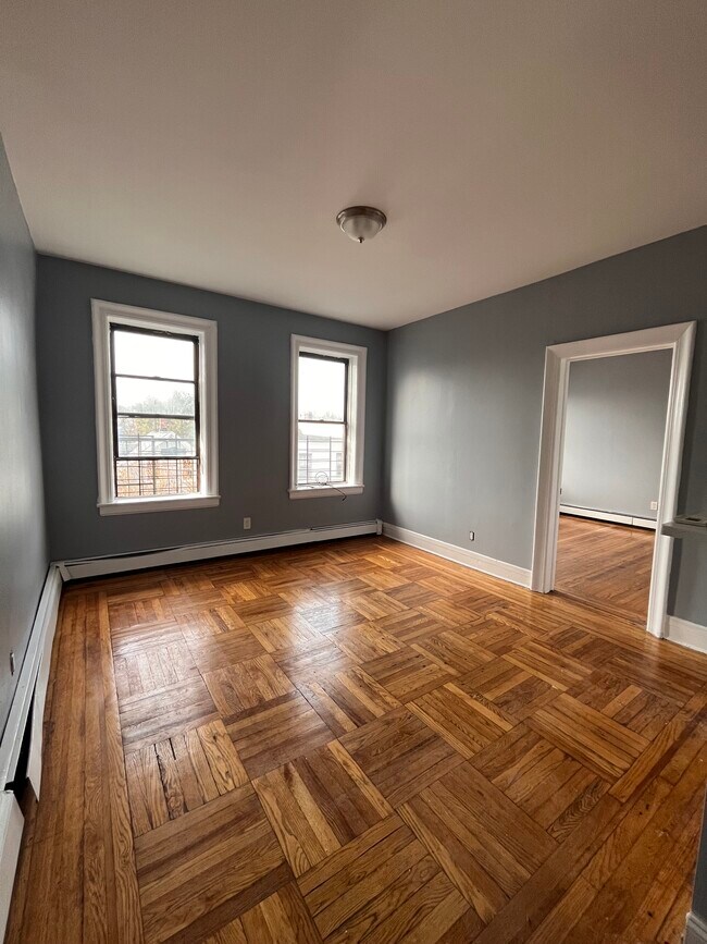 Unit 35 - 149 Zabriskie St