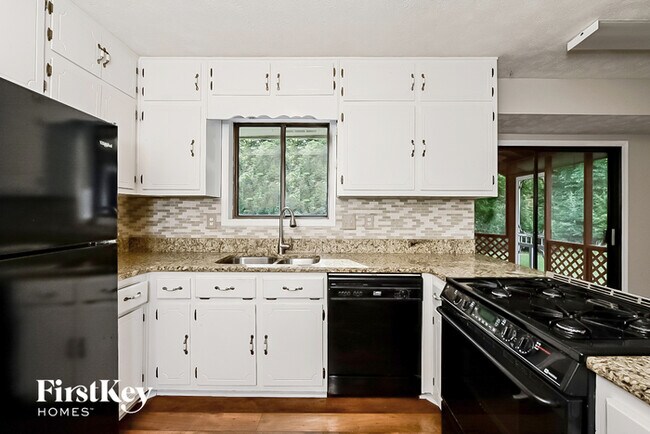 Foto del edificio - 120 Thornton Dr