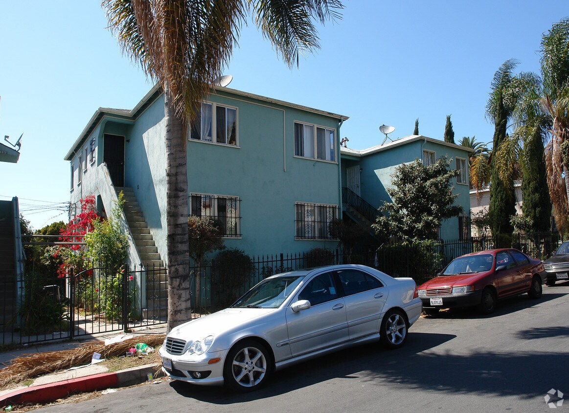 Foto del edificio - 4450 Maplewood Ave