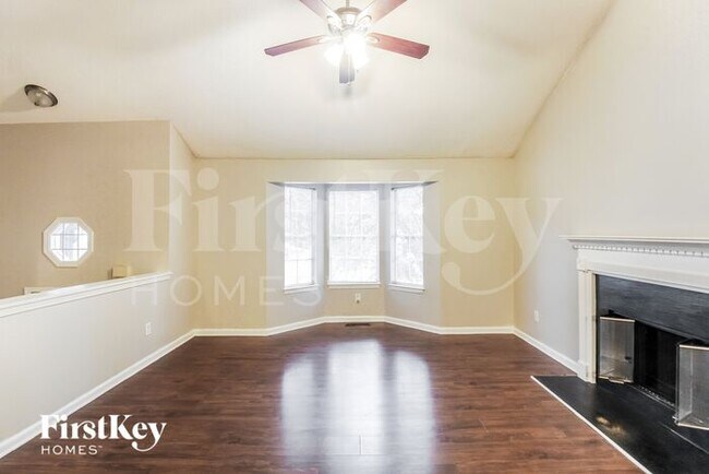 Building Photo - 1237 Regal Heights Dr