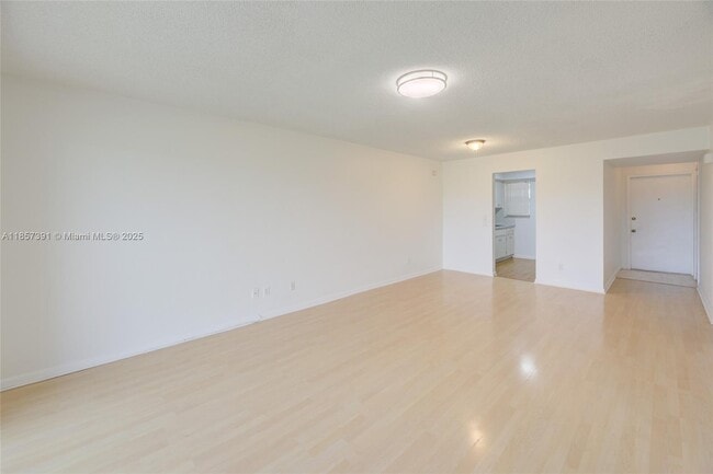 Building Photo - 2471 SW 82nd Ave