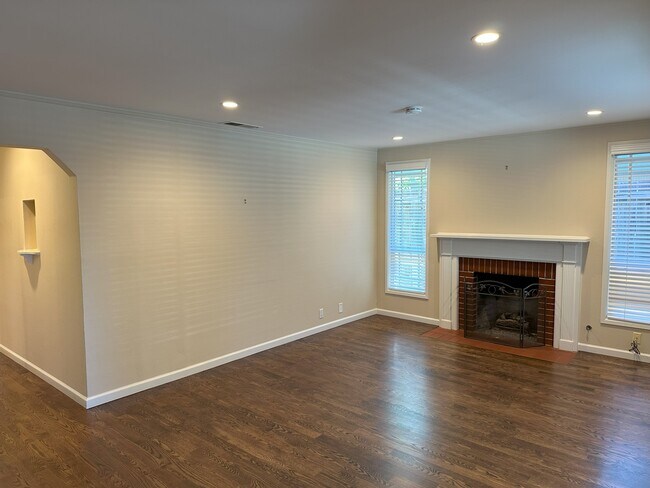 Recessed lighting - 1224 Greenwood Ave