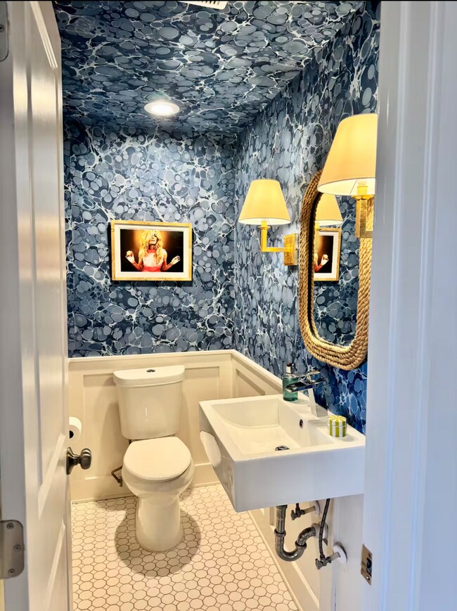 Foto del edificio - ?Cozy Designer's Dreamhouse in North OKC?