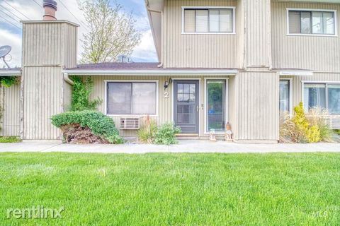Foto principal - 753 Meadows Dr