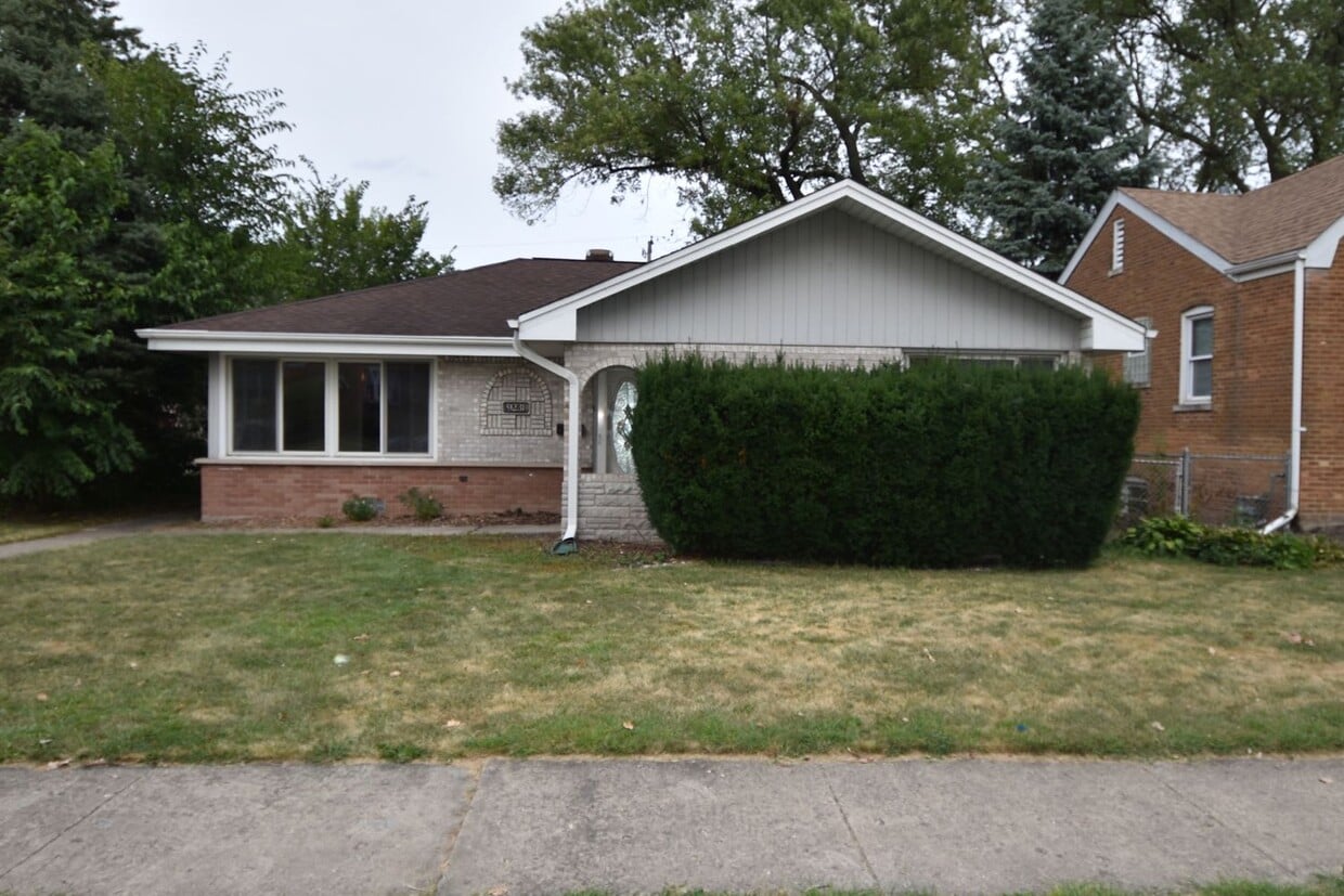 Primary Photo - 9231 S 55th Ave