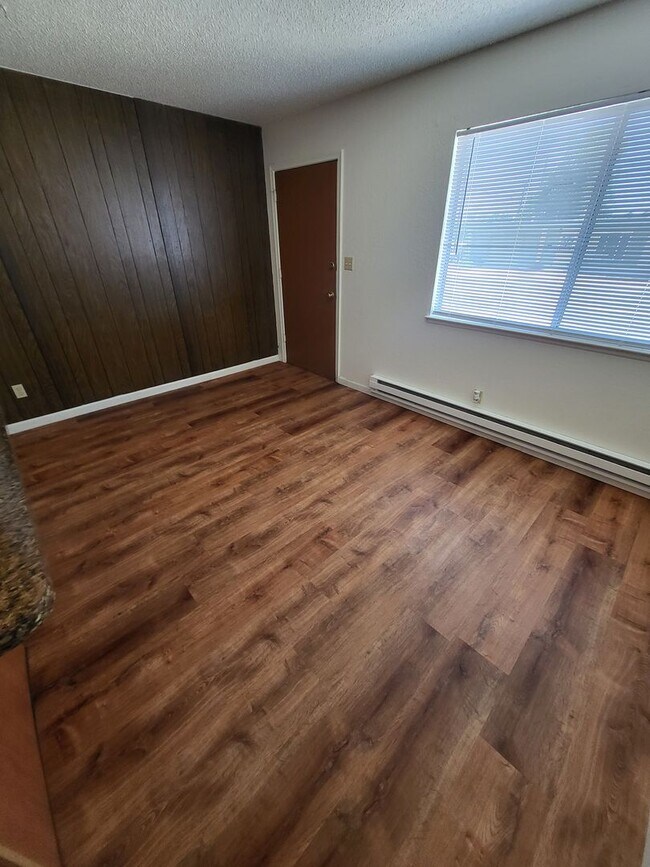 Foto del edificio - Cute 1 Bedroom Home -1414 N. Roop #2 Carson City, NV