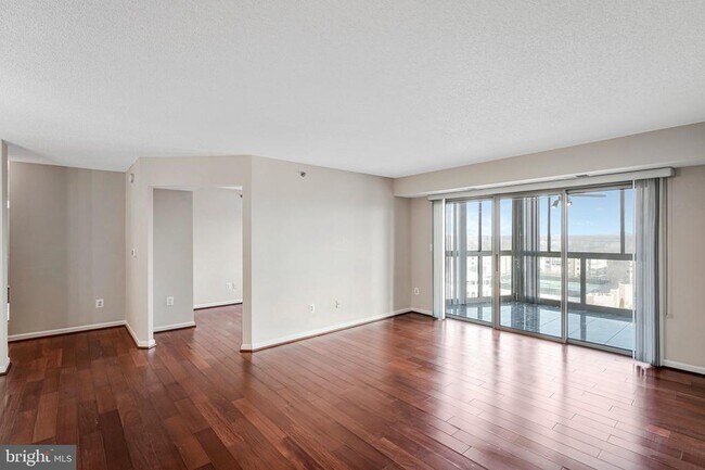 Foto del edificio - 19385 Cypress Ridge Terrace