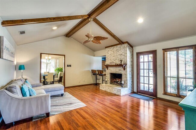 Foto del edificio - 2307 Castle Rock Rd