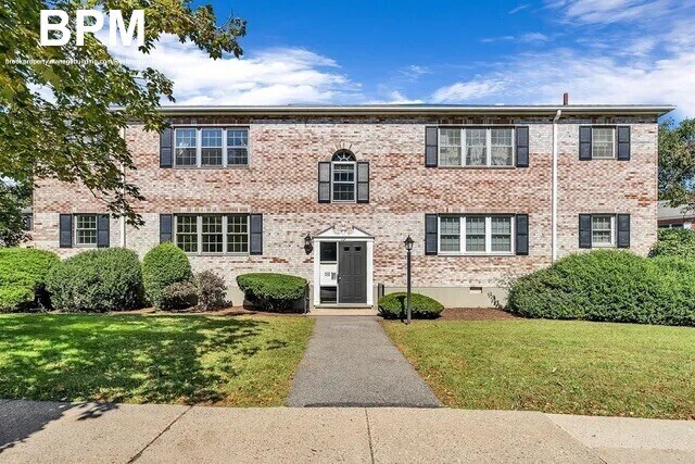 Foto principal - 117 Lake Shore Rd