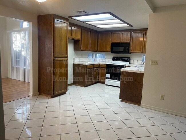 Building Photo - Two Story Home