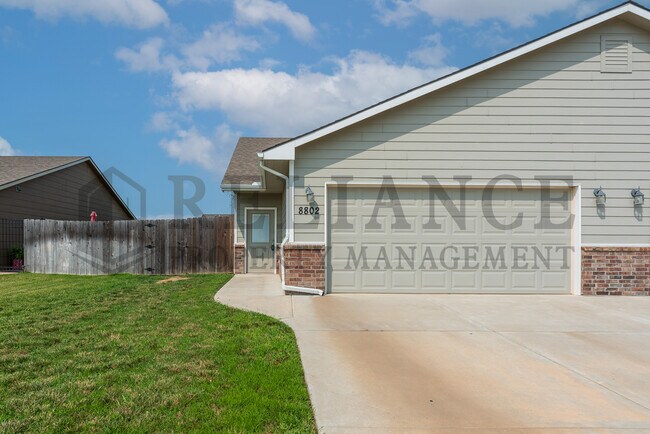 Foto del edificio - 8802 E Chris St