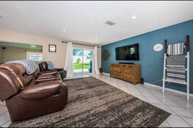 Building Photo - 1312 Markley Dr