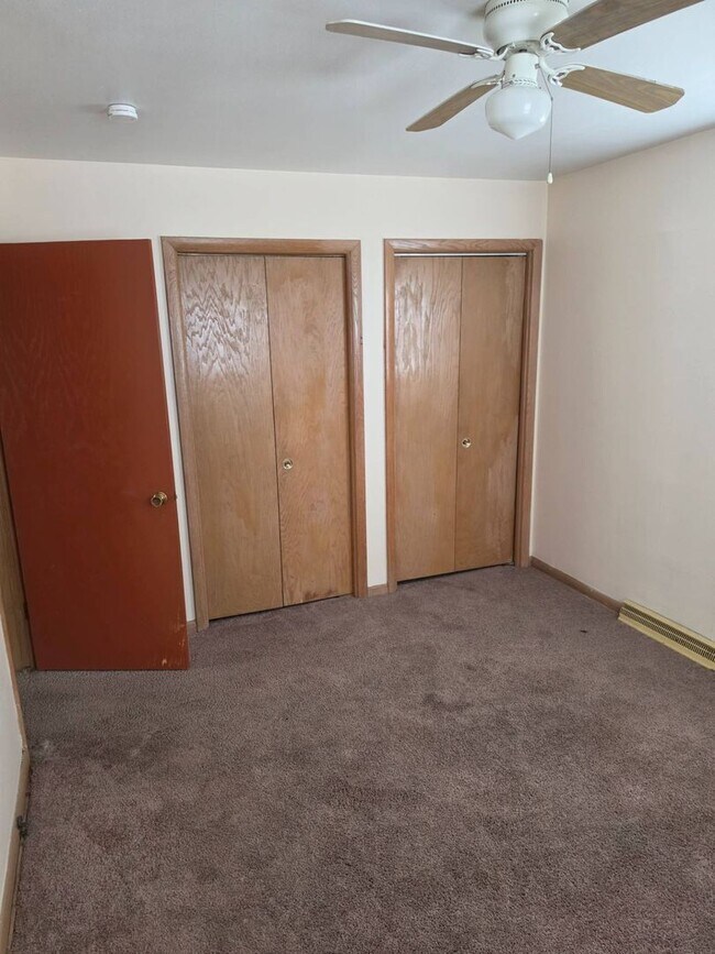 Foto del edificio - 6718 W Warnimont Ave