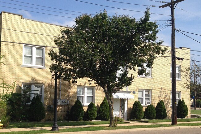 Building Photo - 465 Grace Ave