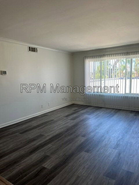 Foto del edificio - 20327 Saticoy St