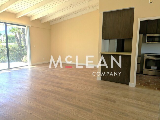 Foto del edificio - Beautiful 2BD/2BA Sunrise Oasis Condo with Resort Amenities