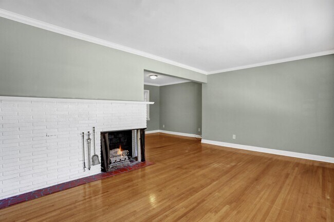 Photo - 1118 S Perkins Rd House