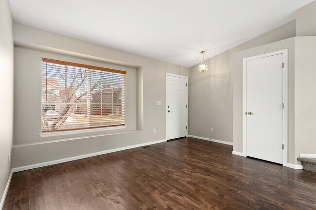 Foto del edificio - Spacious Home in Cherry Creek School District