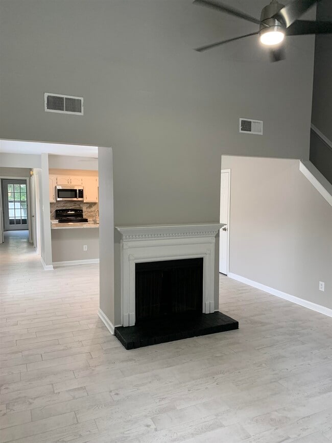 Building Photo - 4834 Sturbridge Ln
